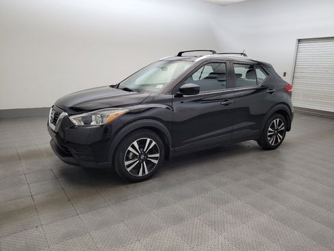 Used 2018 Nissan Kicks SV w/ Exterior Package FWD image 2