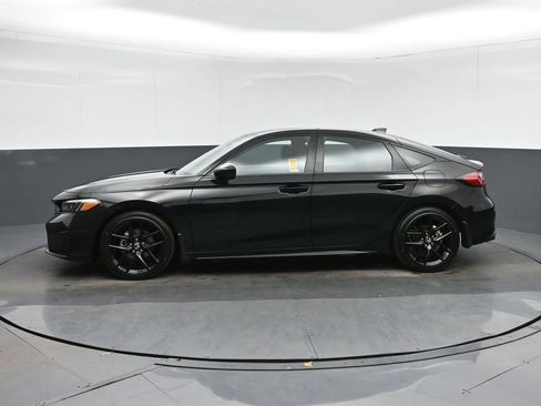 Used 2025 Honda Civic Sport image 4