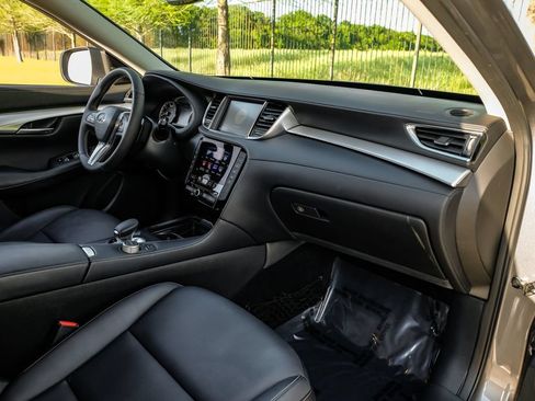 Used 2019 INFINITI QX50 Luxe w/ Cargo Package FWD image 17
