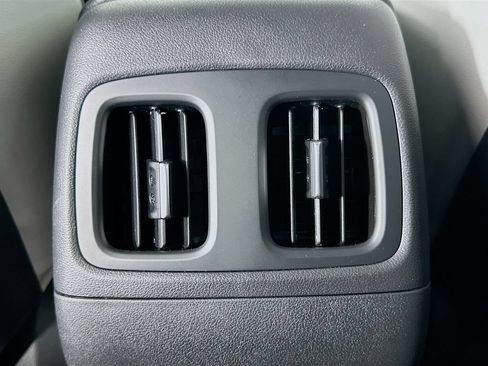 Certified 2025 Hyundai Santa Cruz Limited AWD/4WD image 26