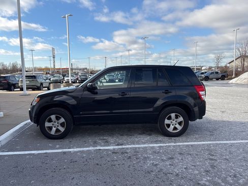 Used 2011 Suzuki Grand Vitara Premium image 2