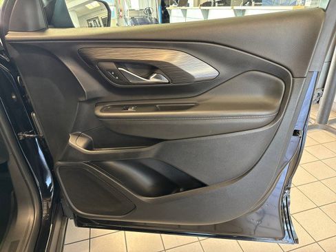 Used 2023 GMC Terrain SLE w/ Driver Convenience Package image 31
