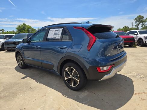 New 2026 Kia Niro EX FWD image 6