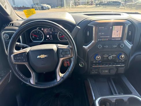 Used 2021 Chevrolet Silverado 1500 High Country w/ Technology Package AWD/4WD image 2