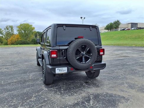Used 2021 Jeep Wrangler Unlimited Sahara image 16