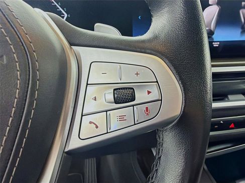 Used 2023 BMW X7 xDrive40i w/ Premium Package image 13