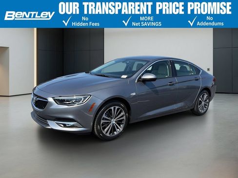Used 2020 Buick Regal Essence FWD image 1