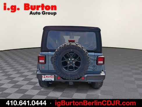 Used 2024 Jeep Wrangler Unlimited Sport AWD/4WD image 5