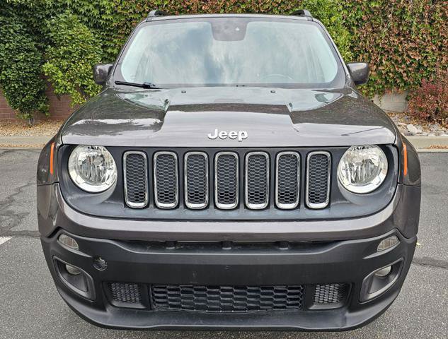 Used 2017 Jeep Renegade Latitude w/ Cold Weather Group AWD/4WD image 2
