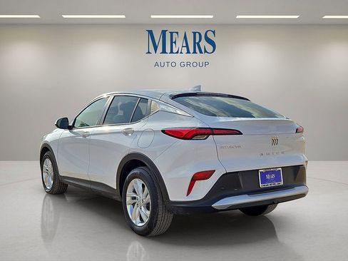 Used 2025 Buick Envista Preferred w/ Convenience II Package image 3