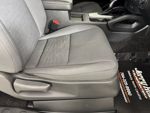 Used 2022 Nissan Frontier S image 31