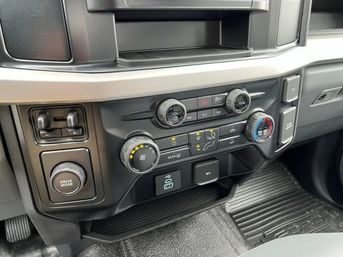 New 2025 Ford F450 XL w/ XL Chrome Package RWD image 21