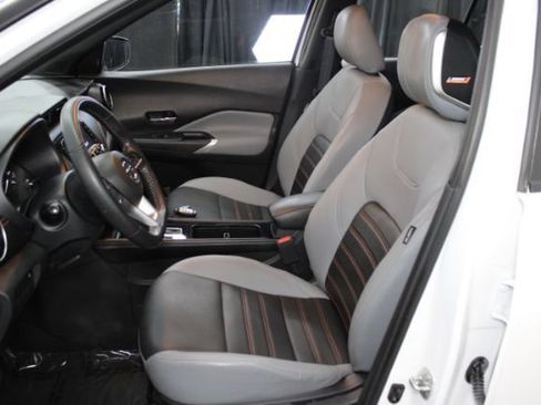 Used 2021 Nissan Kicks SR w/ SR Premium Package FWD image 12