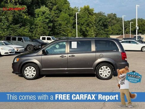 Used 2018 Dodge Grand Caravan SE w/ UConnect Hands-Free Group FWD image 2