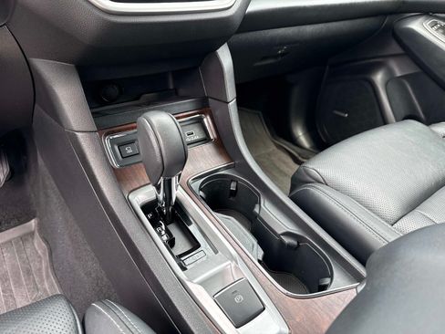 Used 2023 Subaru Ascent Touring AWD/4WD image 27