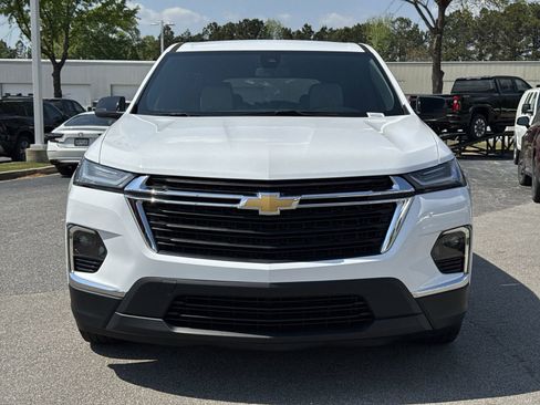 Used 2023 Chevrolet Traverse LS FWD image 3