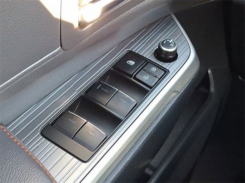 Certified 2021 Toyota Sienna XSE image 25