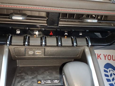 Used 2024 Chevrolet Colorado Z71 w/ Z71 Convenience Package 2 image 24