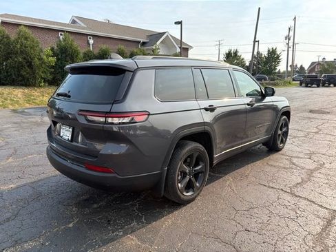 Used 2023 Jeep Grand Cherokee L Laredo AWD/4WD image 9