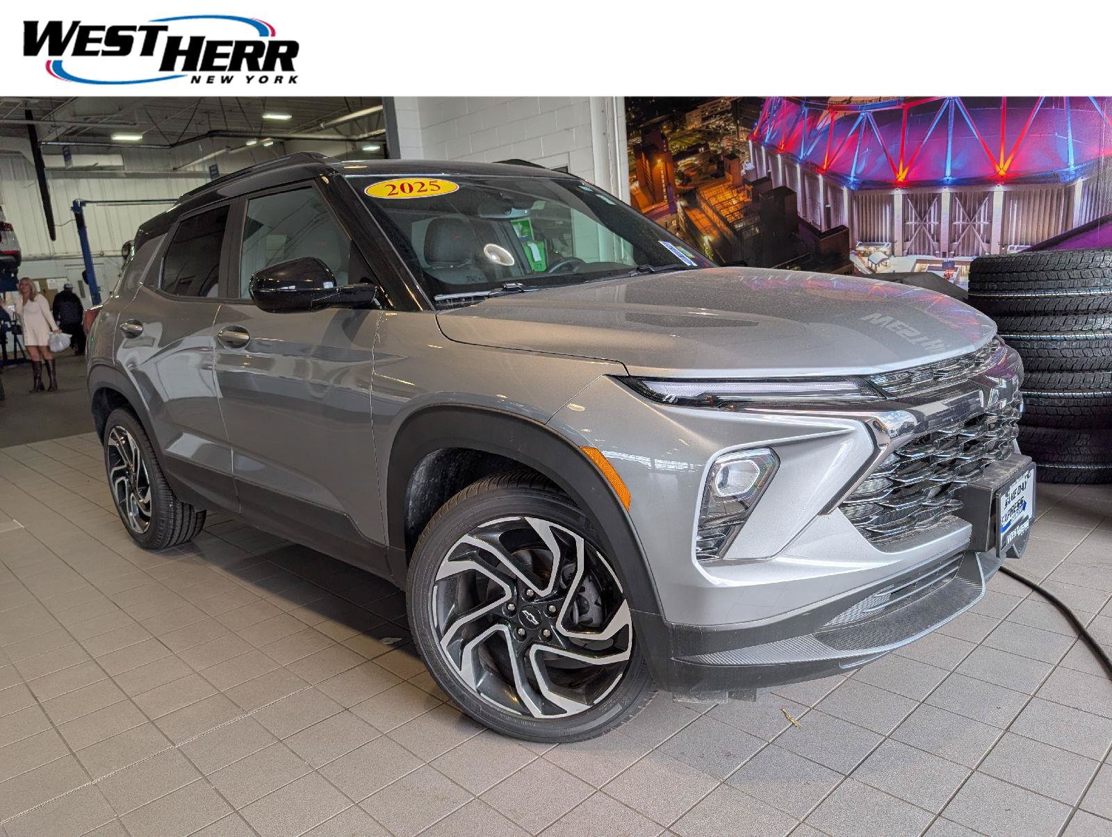 Used 2025 Chevrolet TrailBlazer RS w/ Convenience Package AWD/4WD image 1