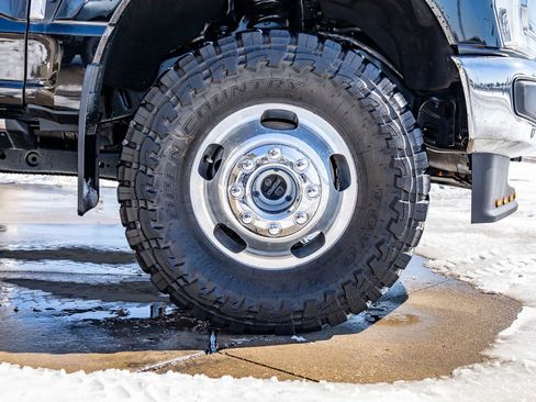 Used 2024 Ford F350 Lariat w/ Lariat Ultimate Package image 10