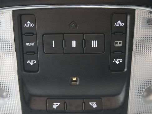 Used 2017 Chrysler 300 S w/ 300S Premium Group AWD/4WD image 26