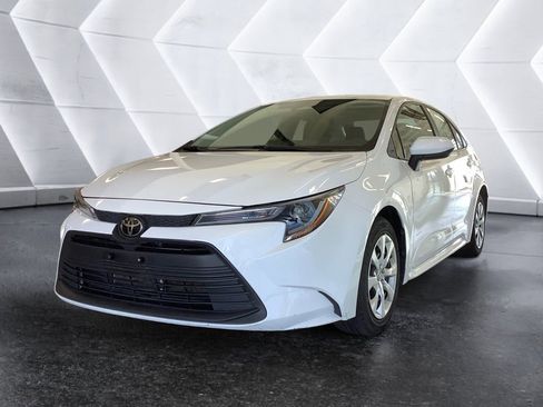 Used 2024 Toyota Corolla LE image 3