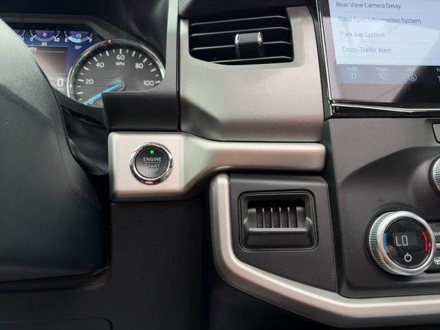 Used 2024 Ford Expedition XLT AWD/4WD image 34