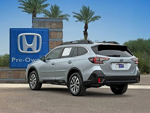 Used 2022 Subaru Outback Premium image 4