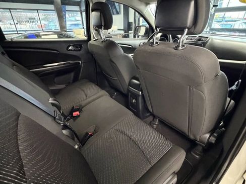 Used 2018 Dodge Journey SXT w/ Blacktop Package image 16