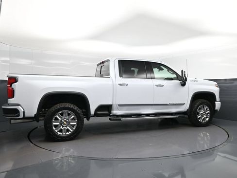 New 2026 Chevrolet Silverado 2500 High Country w/ High Country Premium Package AWD/4WD image 8
