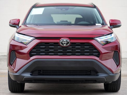 Used 2025 Toyota RAV4 XLE w/ Convenience Package FWD image 6