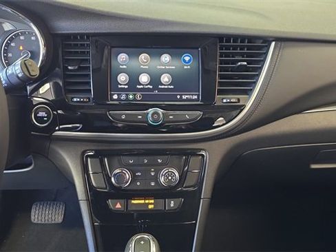 Used 2022 Buick Encore Preferred image 13