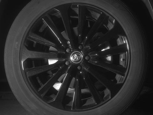 Used 2025 Toyota Highlander XSE image 13