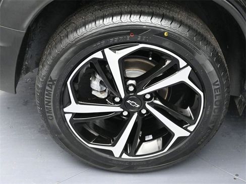 Used 2021 Chevrolet TrailBlazer RS w/ Technology Package image 5