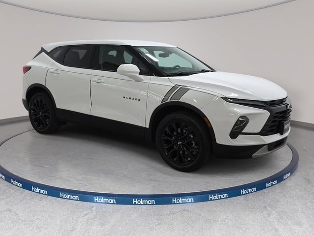 Used 2023 Chevrolet Blazer LT w/ LPO, Black Sport Package FWD image 4