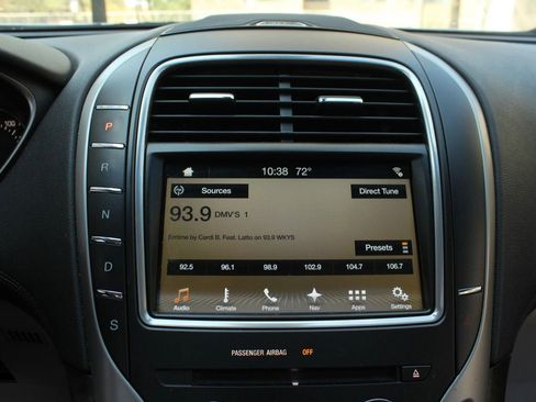 Used 2016 Lincoln MKX Reserve w/ Driver Assistance Package AWD/4WD image 32