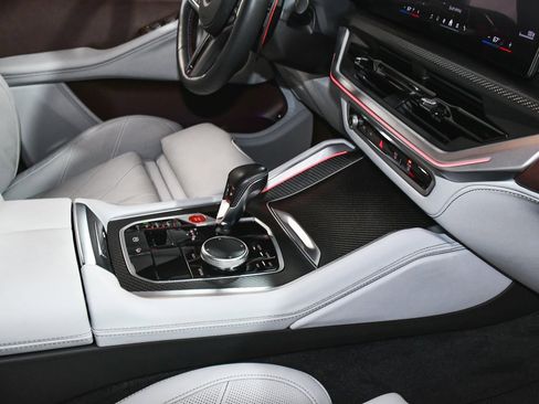 Used 2025 BMW XM image 86