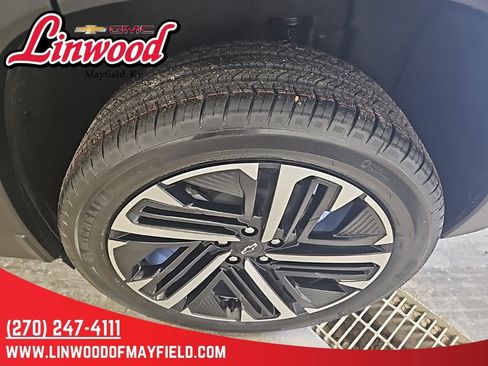 New 2026 Chevrolet Equinox RS w/ Convenience Package III image 7