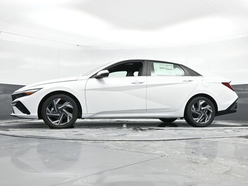 Used 2025 Hyundai Elantra Limited FWD image 52