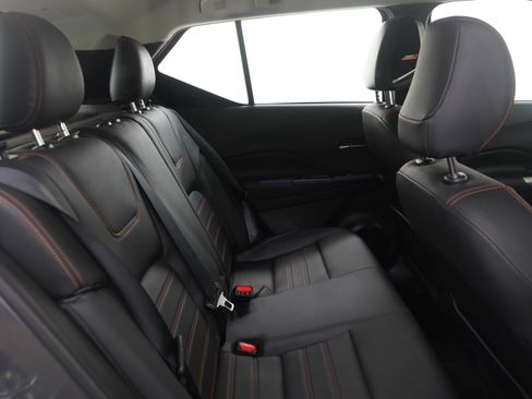 Used 2020 Nissan Kicks SR w/ SR Premium Package image 12