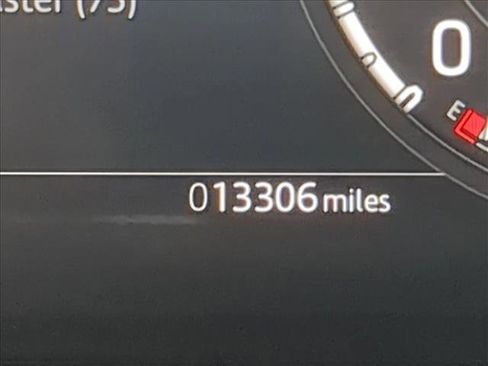 Used 2024 Land Rover Defender 130 S image 11