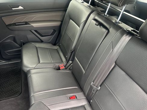 Used 2023 Volkswagen Atlas Cross Sport SE FWD image 13