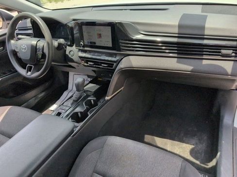 Used 2025 Toyota Camry LE FWD image 31