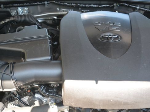 Used 2020 Toyota Tacoma TRD Off-Road AWD/4WD image 23