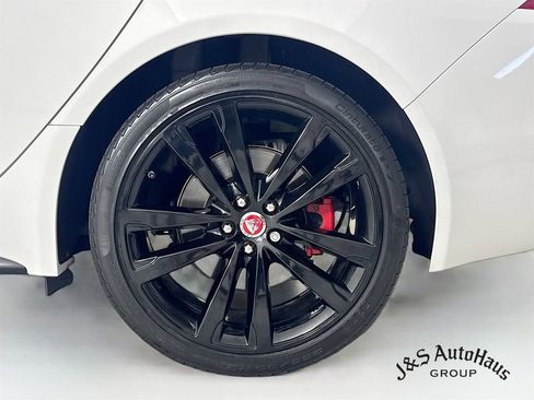 Used 2020 Jaguar XF S image 39