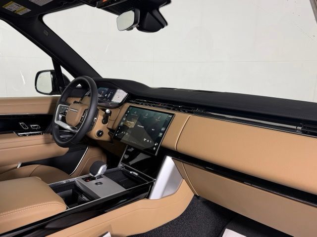 New 2026 Land Rover Range Rover Long Wheelbase SE AWD/4WD image 23