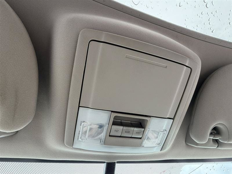 Used 2010 Lincoln Navigator 4WD image 36