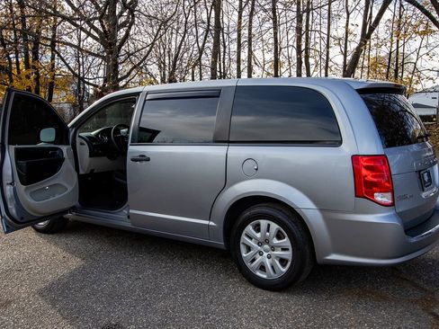 Used 2019 Dodge Grand Caravan SE image 7