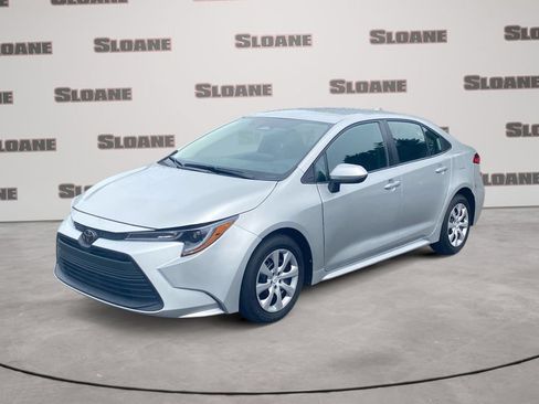 Used 2025 Toyota Corolla LE FWD image 1